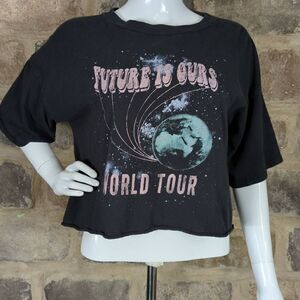 GRAYSON/THREAD cropped  Future is ours world tour shirt size medium